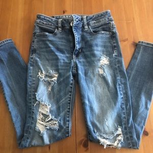 Low waisted AE super stretchy jeans
